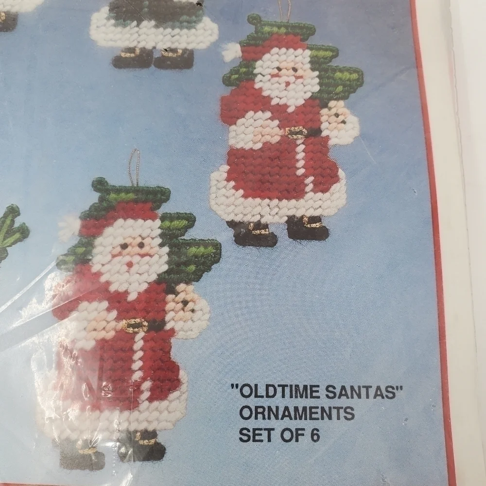 NOS BUCILLA CHRISTMAS ORNAMENT CRAFT KITS SET OF 2 PLASTIC CANVAS SANTA ANTIQUES